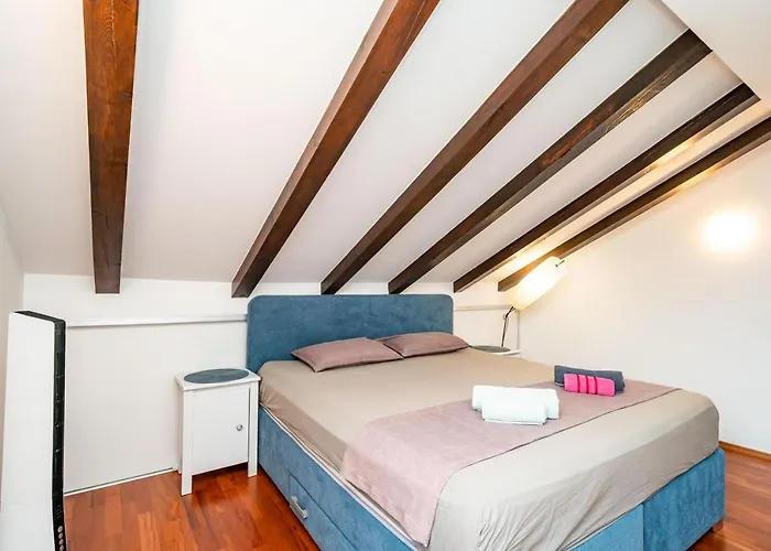 Mikica - Above Sunset فيلة دوبروفينك