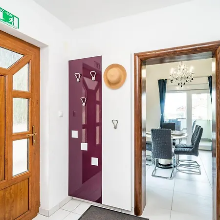 Mikica - Above Sunset 别墅